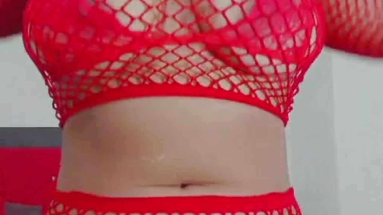 profile-intro-video-1788322220 – видео вебкам-модели iskra_agnes