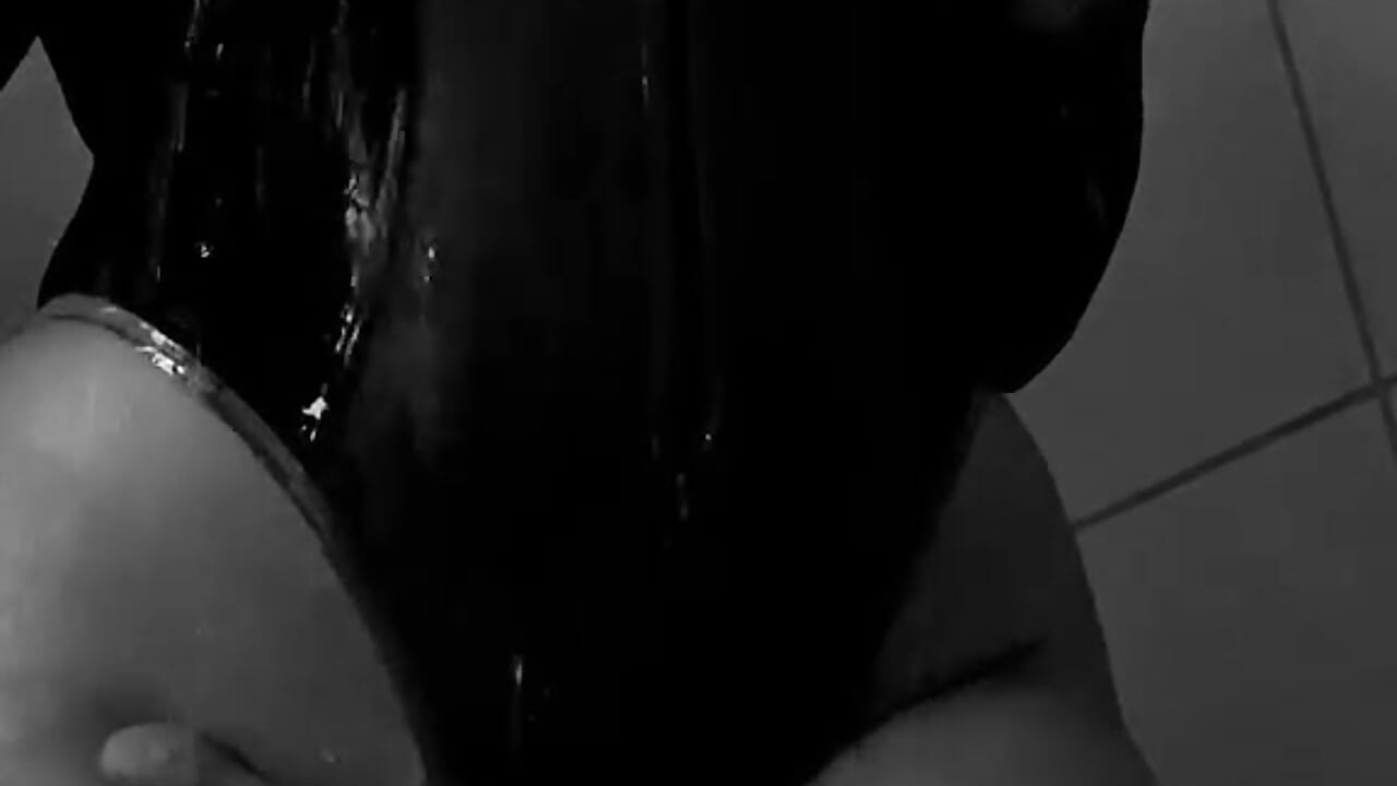 A little wet😏😉 - video by valery_fox11 cam model