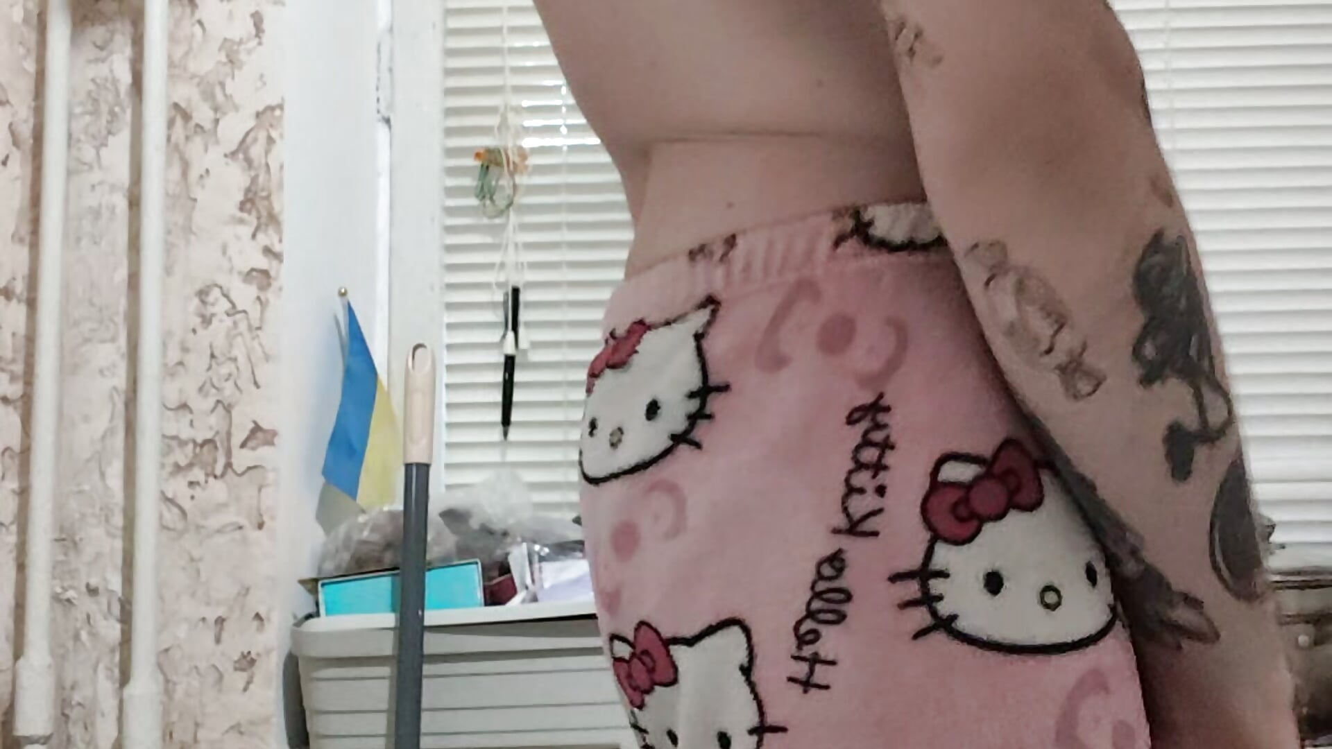 Me&my tattoo 😁 - vidéo du modèle de showcams bad_badger