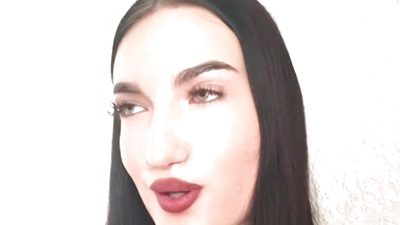 a few lipssing - Adriana_Bellini adlı kamera modelinin videosu
