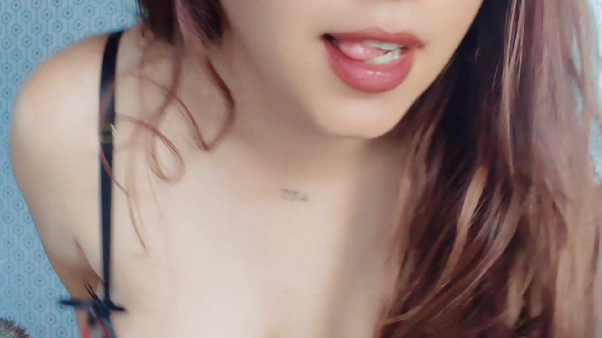 Kisses👄❤️‍🔥 - Lu_Pinkk adlı kamera modelinin videosu