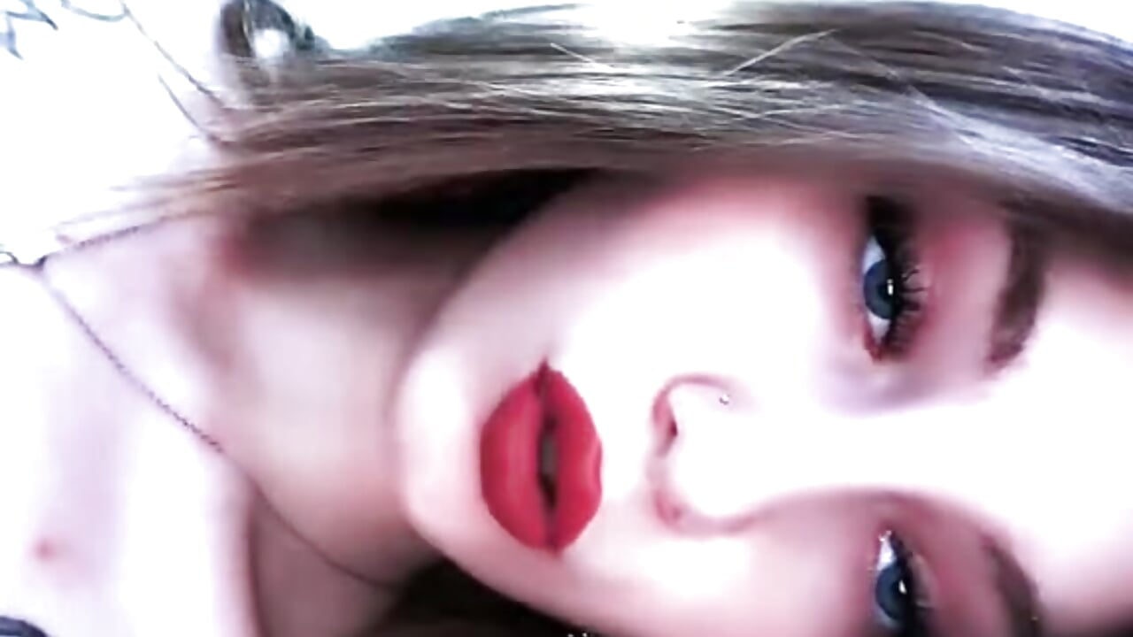 I'm just messing around a little ღ - Video von CeriseMaalox Cam-Model