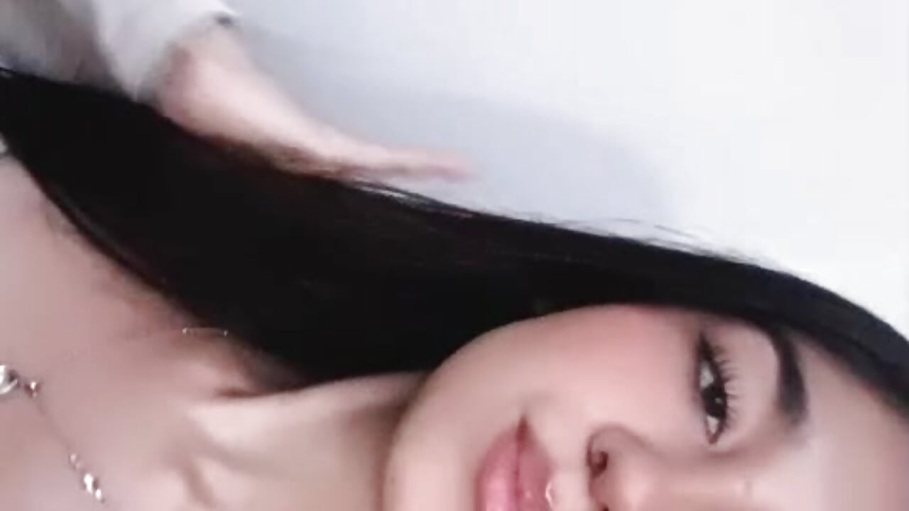 Me ❤️ - vídeo de la modelo de cam Valentina__Velvet