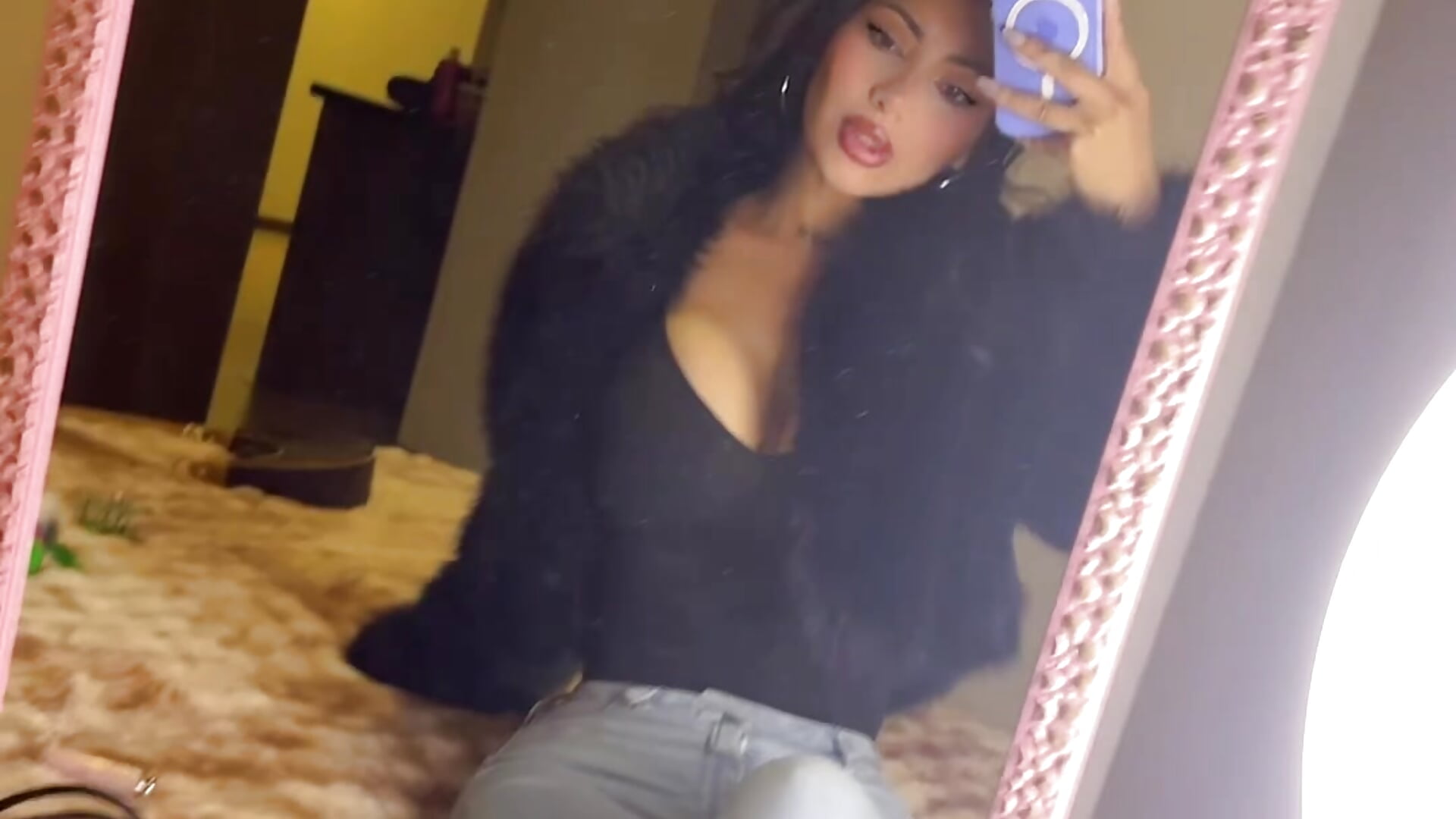 9e857eeb1a2944f4a7e97168e647b325 - vidéo du modèle de showcams MadelineHayez