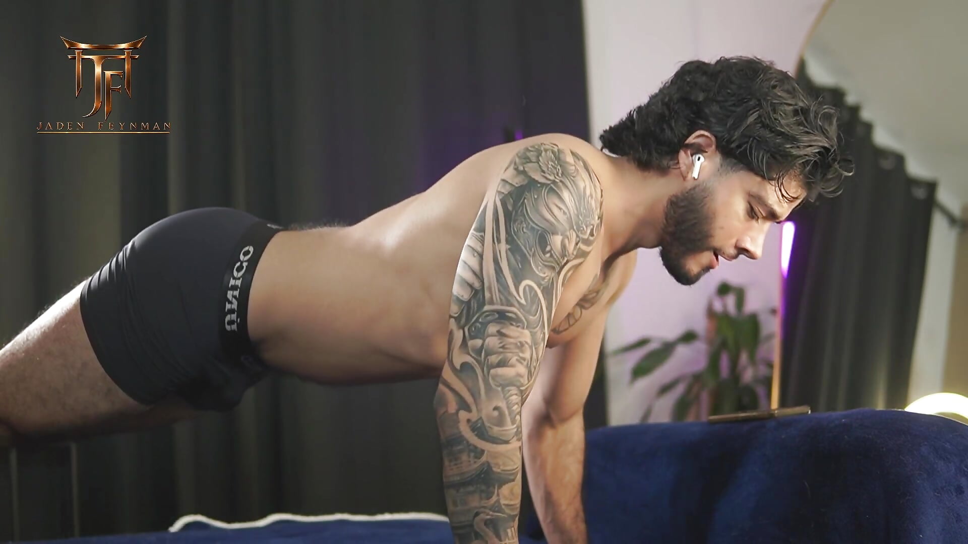 Why every man needs to do push ups ⚔️ - فيديو من JadenFeynman موديل الكام