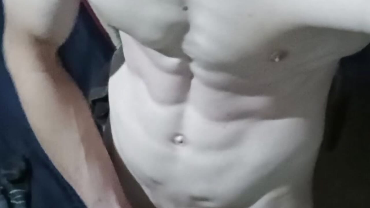 Besito, verga dura y abdomen 🔥 - วิดีโอโดย AndrewSi12 โมเดลแคม