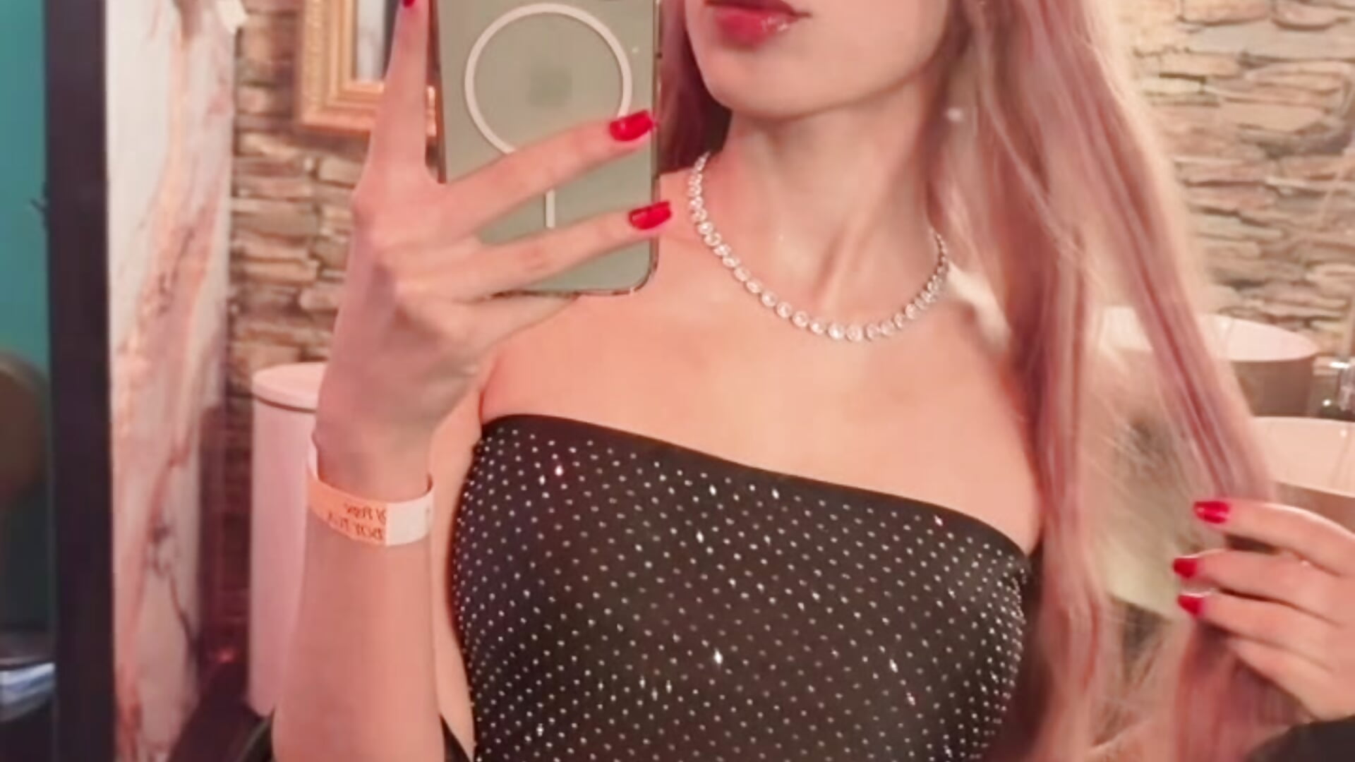🫠 - SaraRestrepo_1 adlı kamera modelinin videosu