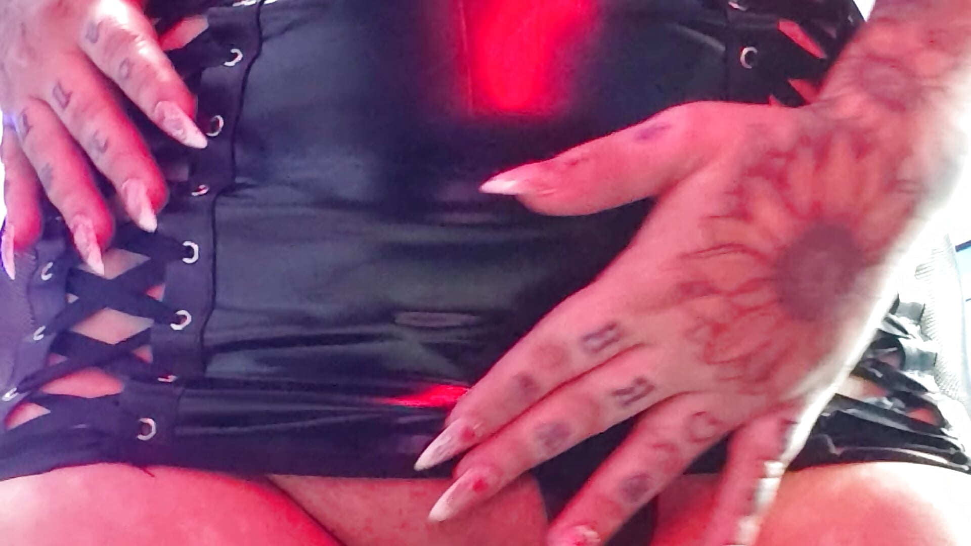 All yours - video di Alanna_Hank modella di cam