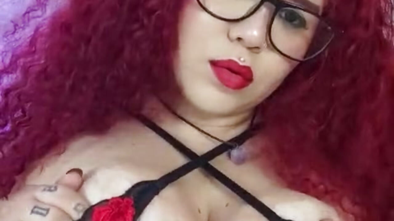 Mmm... Feeling naughty  🫣 - video van Alanna_Hank cam-model