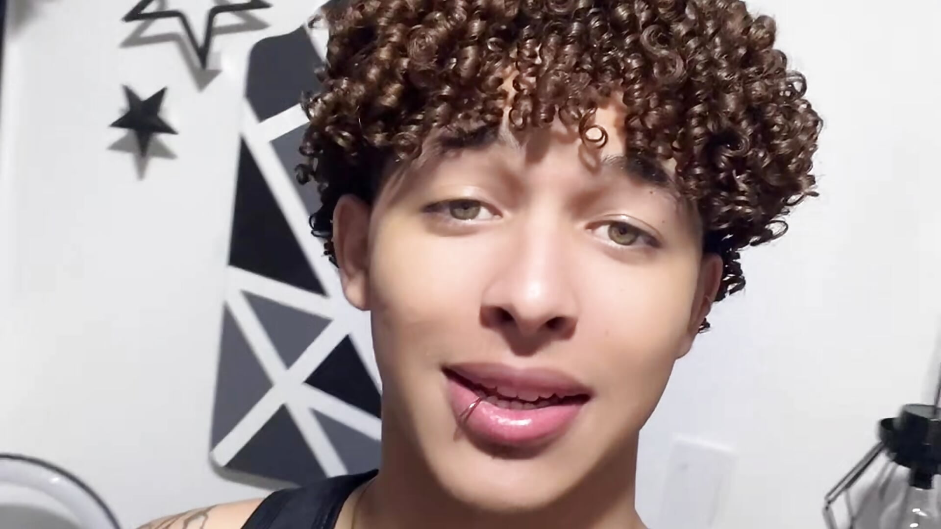 😗 - 視頻由 ian_smith_0 主播提供
