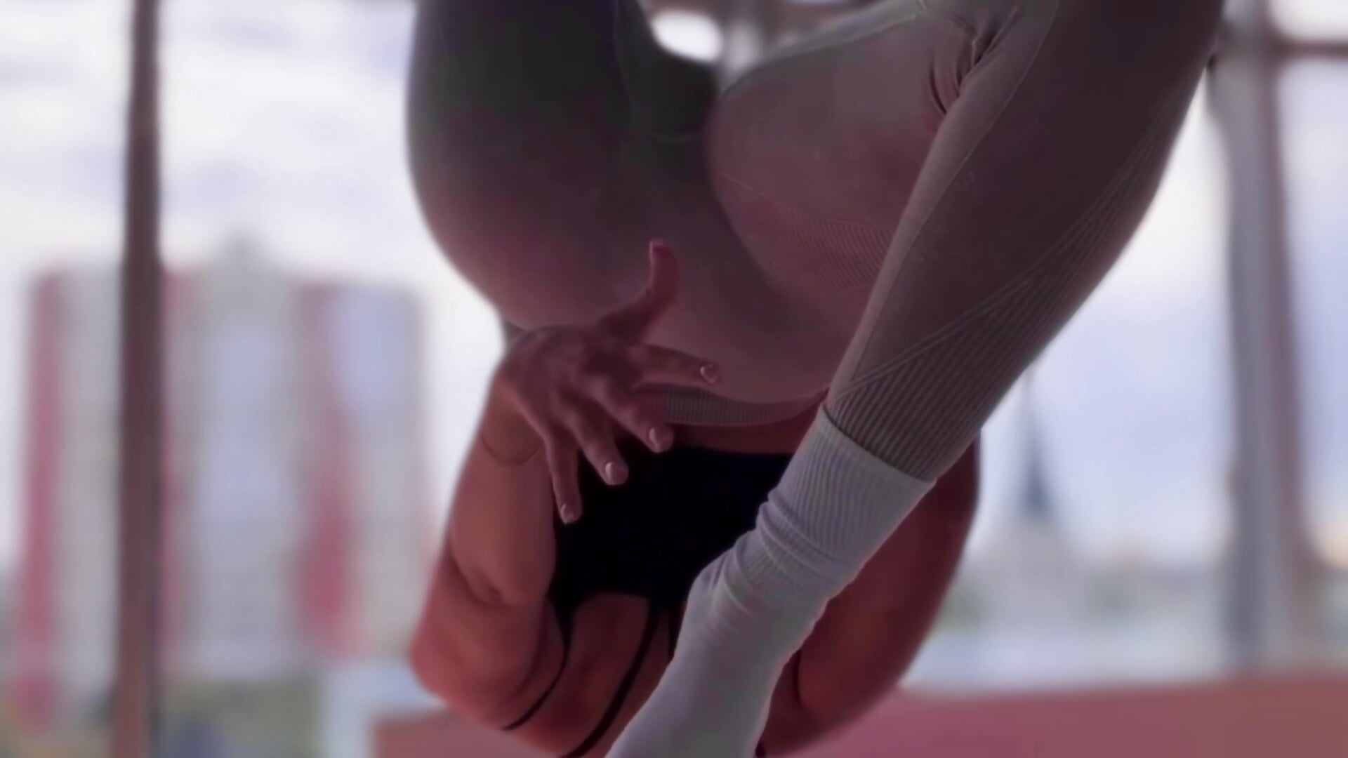 stretching🧘🏽‍♀️ – video af artemida4 cam-model