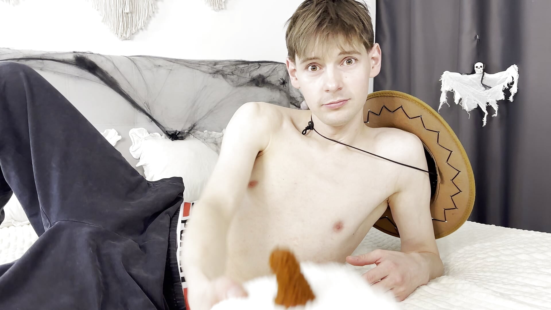 Halloween - Kyle_Barry adlı kamera modelinin videosu
