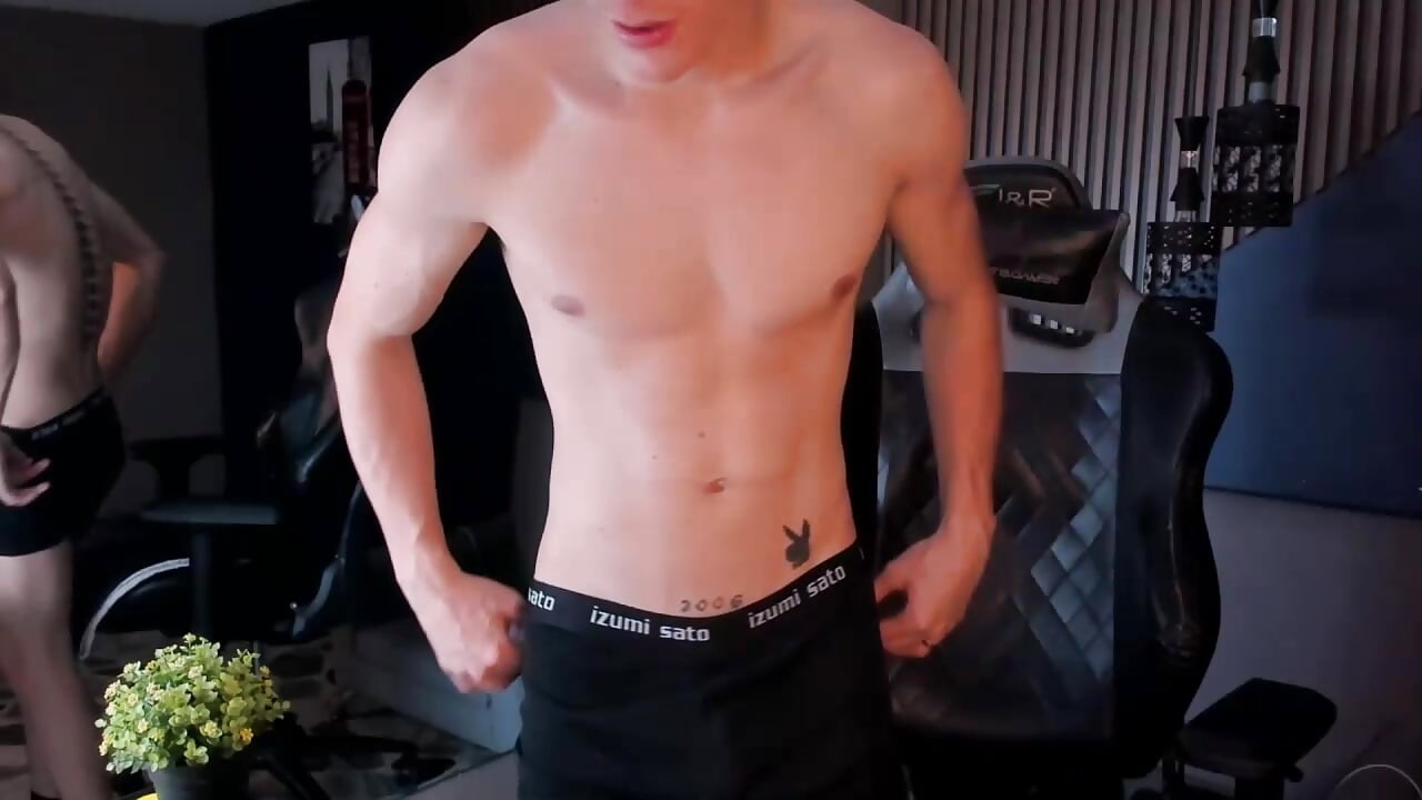 "Camera on, clothes off. 😈" - TheGhostforeeonss 캠 모델의 동영상