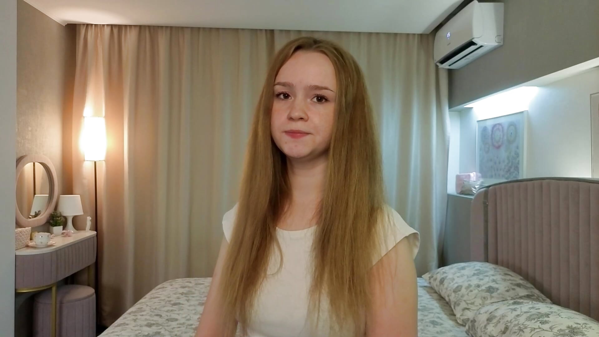 My first stream - video by RebbeccaKhela