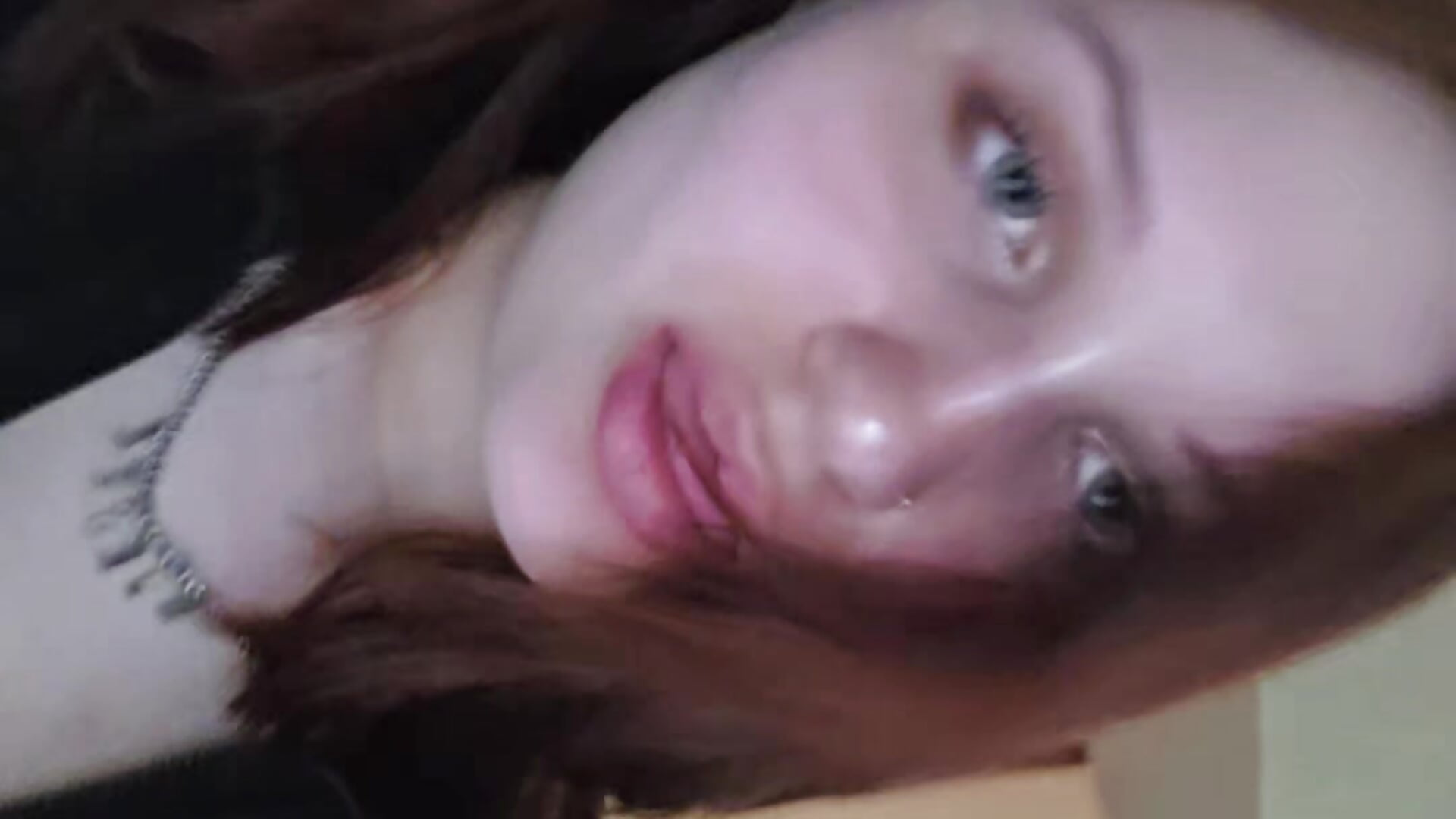 Just teasing🤭 - video av Kiki_Tiki cam-modell