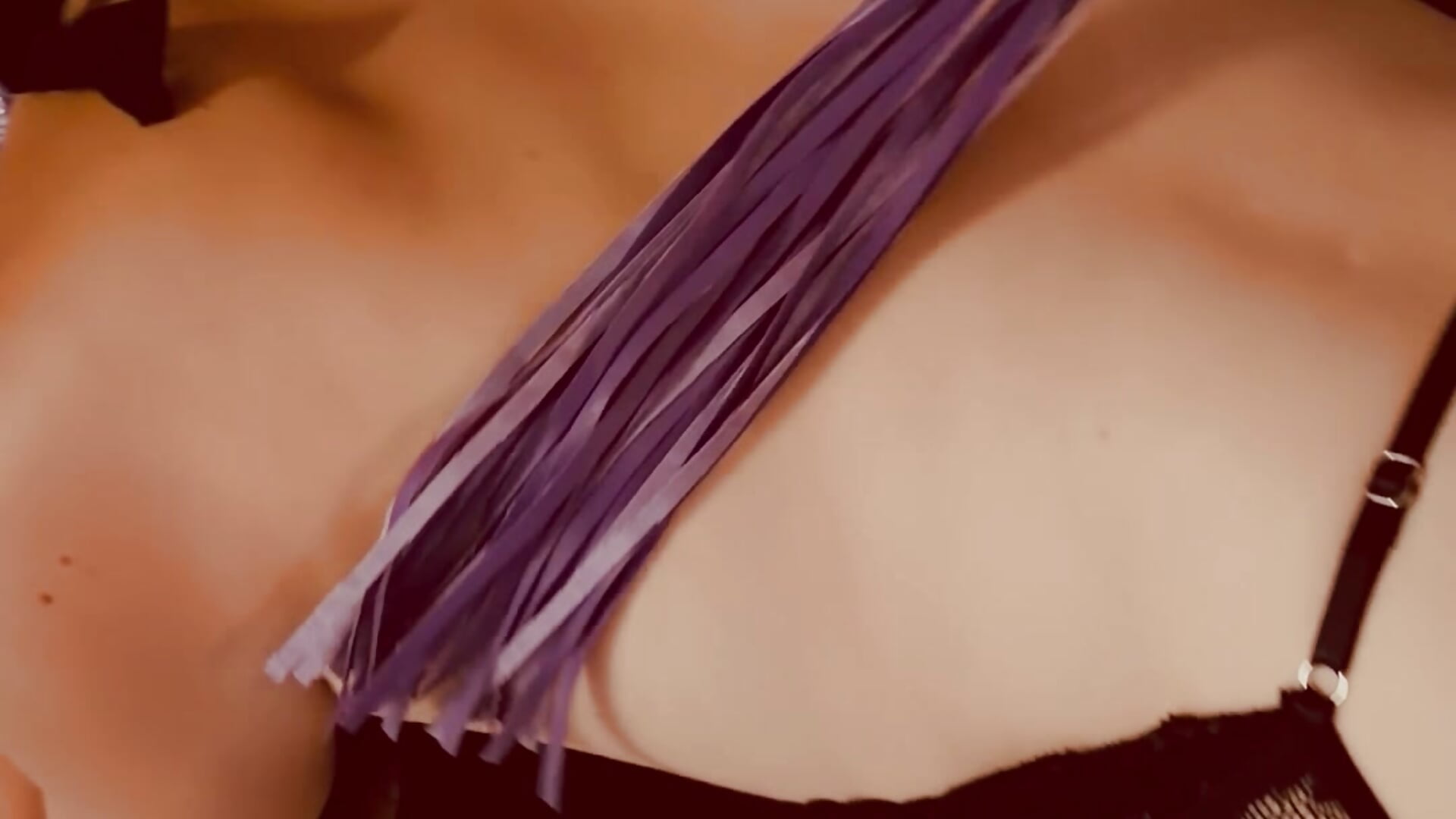 BDSM ( j'adore me faire taper le cul ) - video van Prunettemasqueeoff cam-model