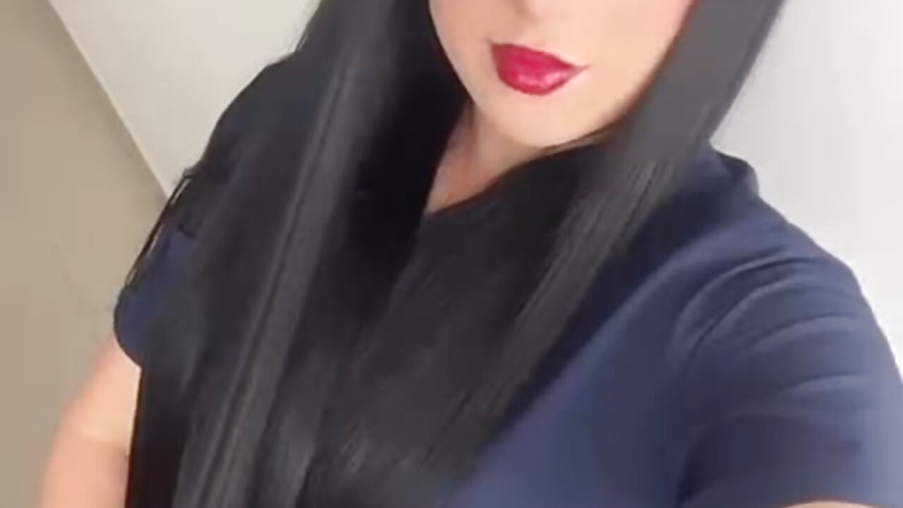 Hello! 🖤