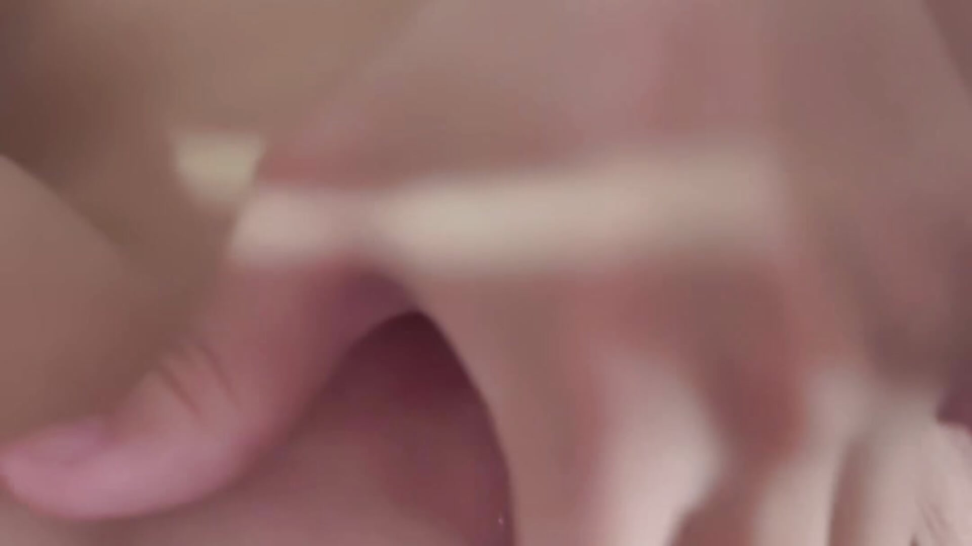 Touching my wet pussy – video od webkamerové modelky Katee_Morgan_