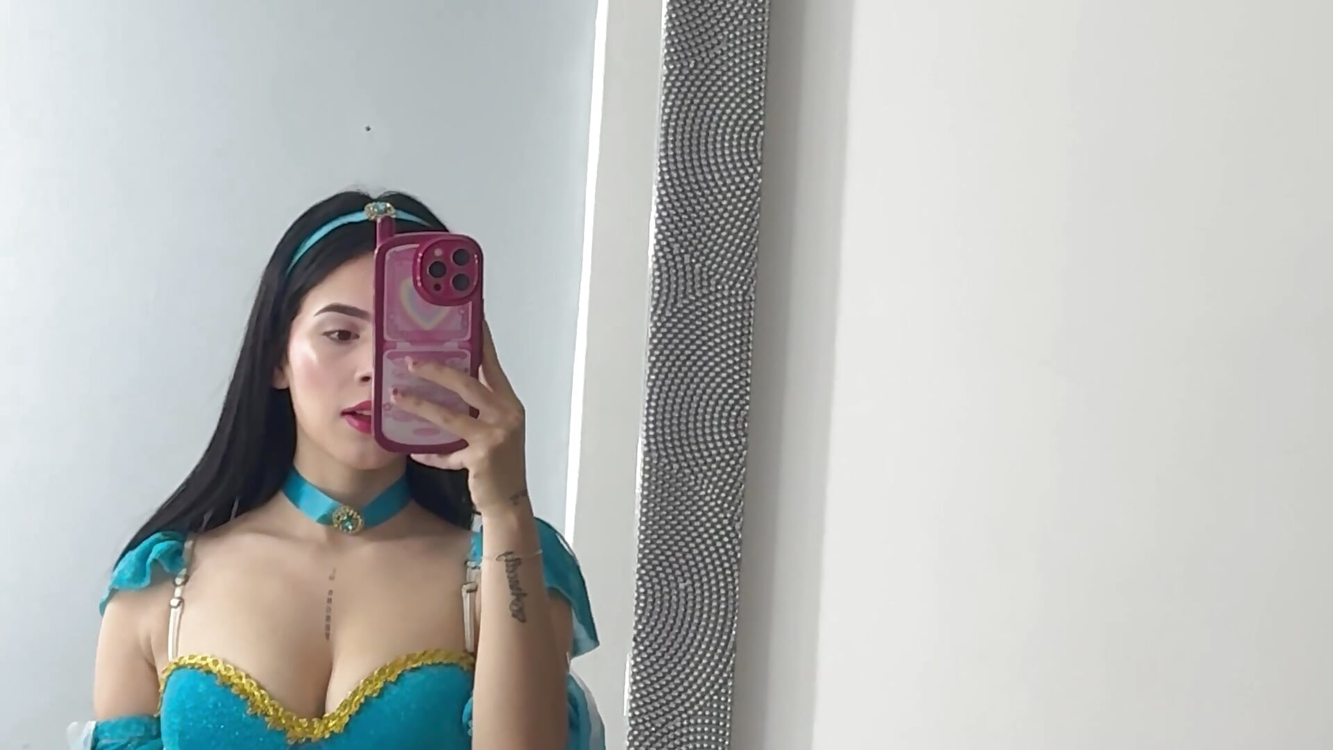 Princess jasmine hot - video od modelky/modela Katee_Morgan_