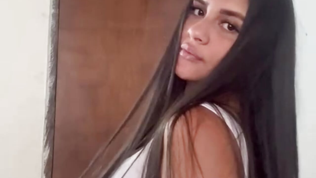 💘 - video di Roxanne_22 modella di cam