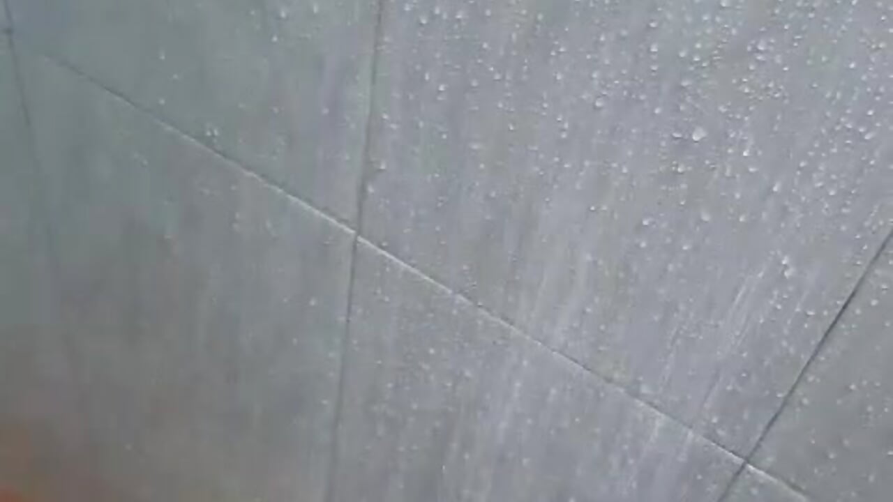 The reflection of silk underwater – video af Victoriaroose_ cam-model