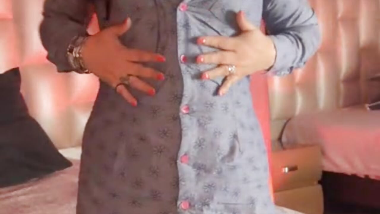 sexy blouse - Video von Victoriaroose_ Cam-Model