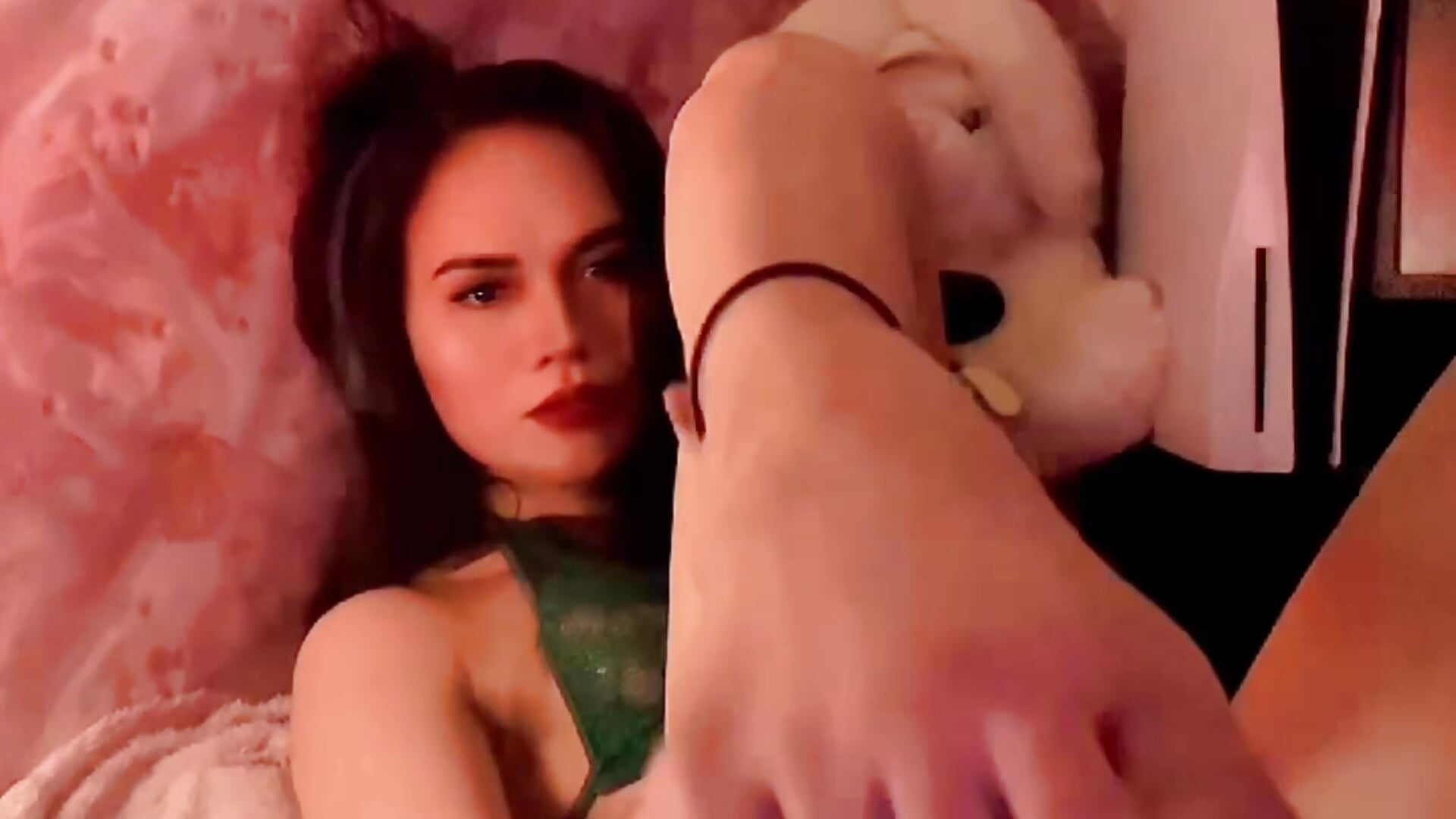 Beingmemyselfandi - RhiVeltetX adlı kamera modelinin videosu