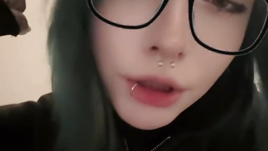 THK - video di CrystalXross modella di cam