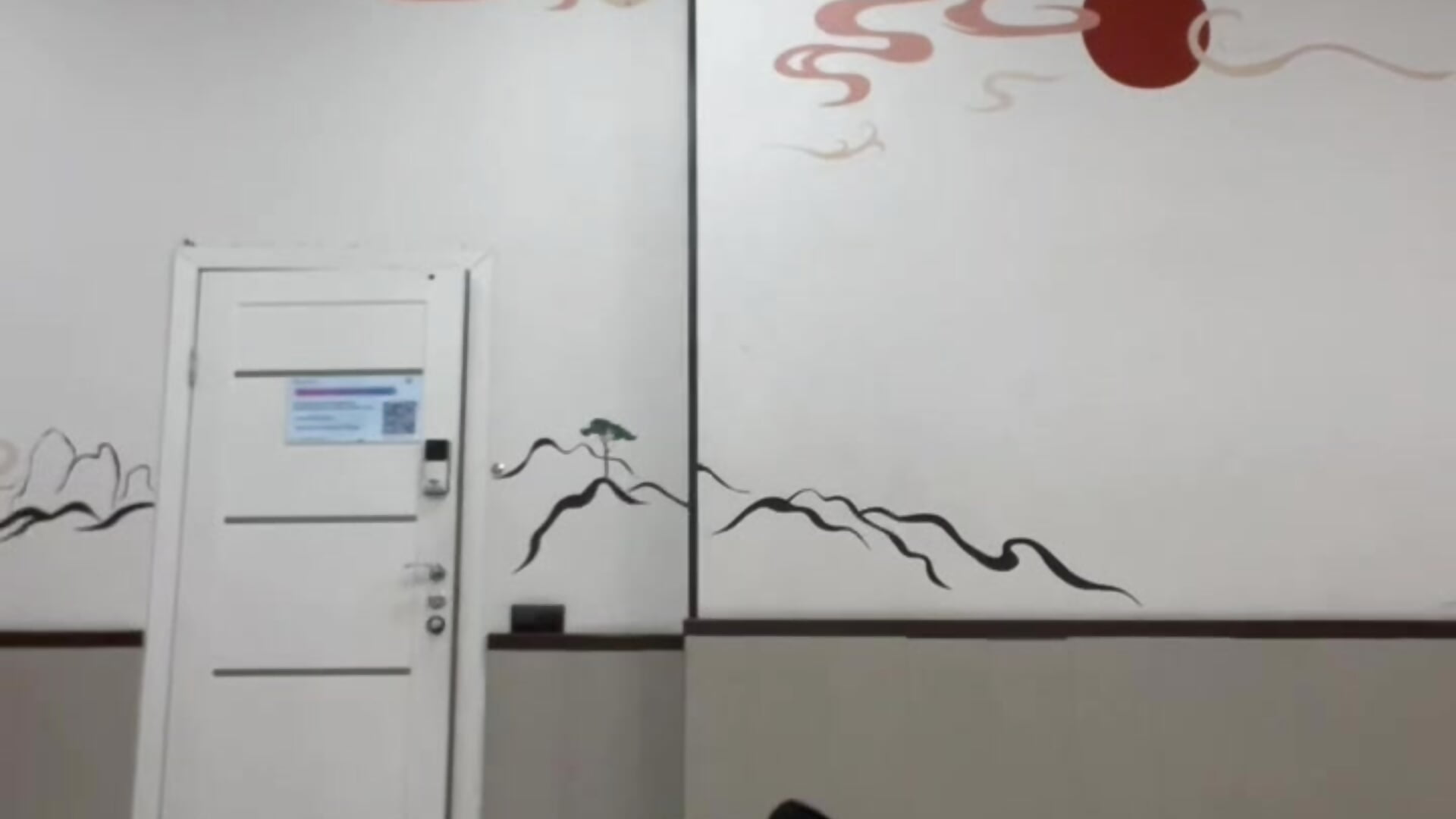 Vídeo em tendência de modelo na câmara AntoneSweet 2225