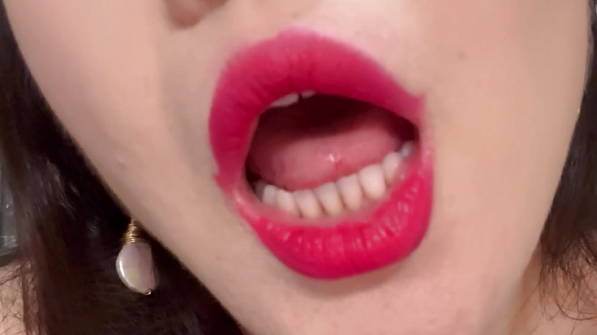 艳妆怼脸舌吻娇喘脏话淫语