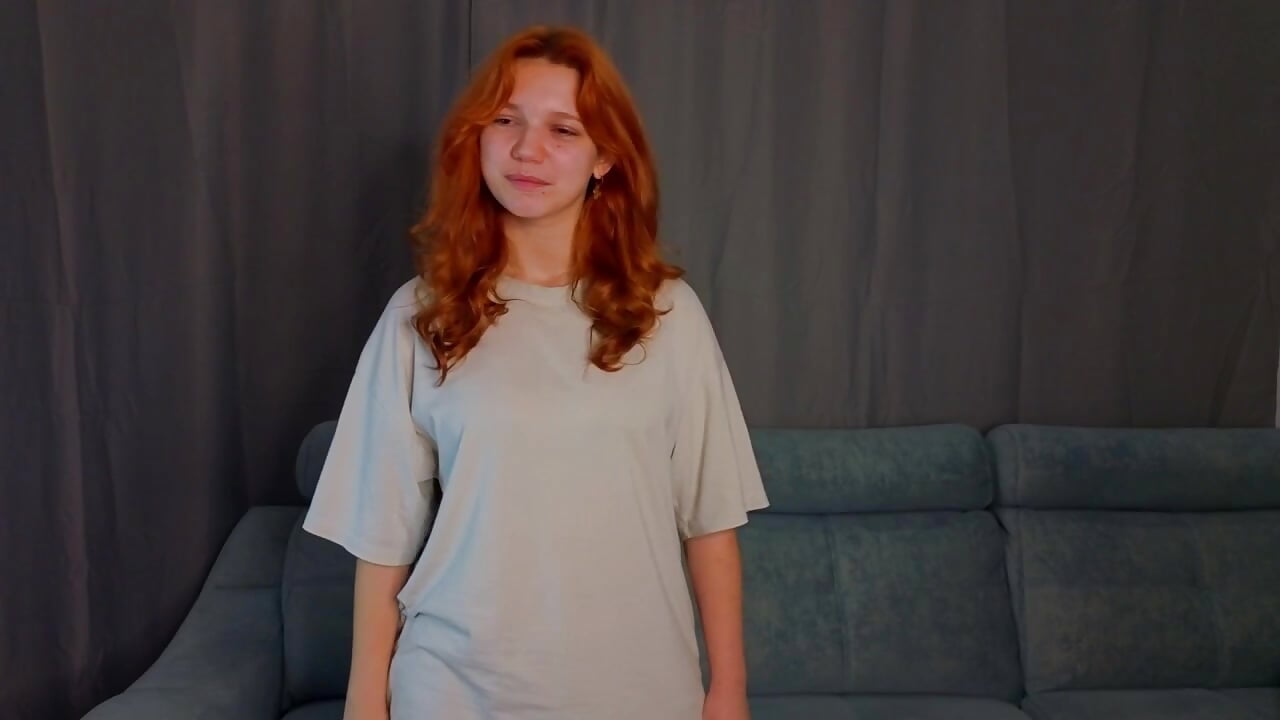 My shy dance 🤭 - vídeo de la modelo de cam IlianaGoller