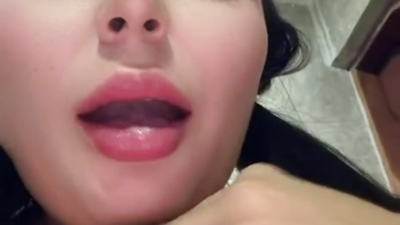 💦💦💦💦 - video by MaiahDolls cam model