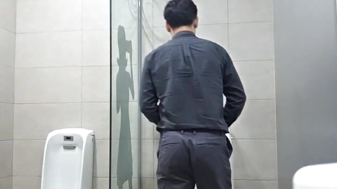 Toilet - video di OnlyPants modella di cam