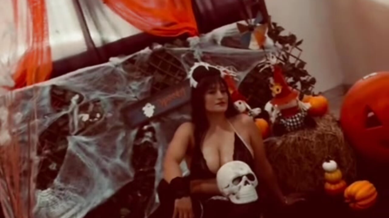 Mood Halloween 😈 – video od webkamerové modelky Dina_Ellis111