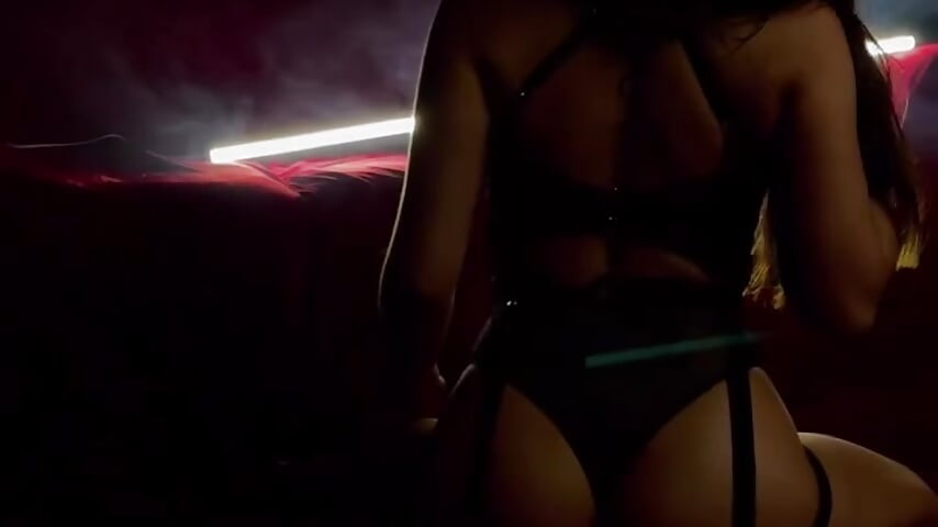 Taser red velvet ♥️ – video af amonett_x cam-model
