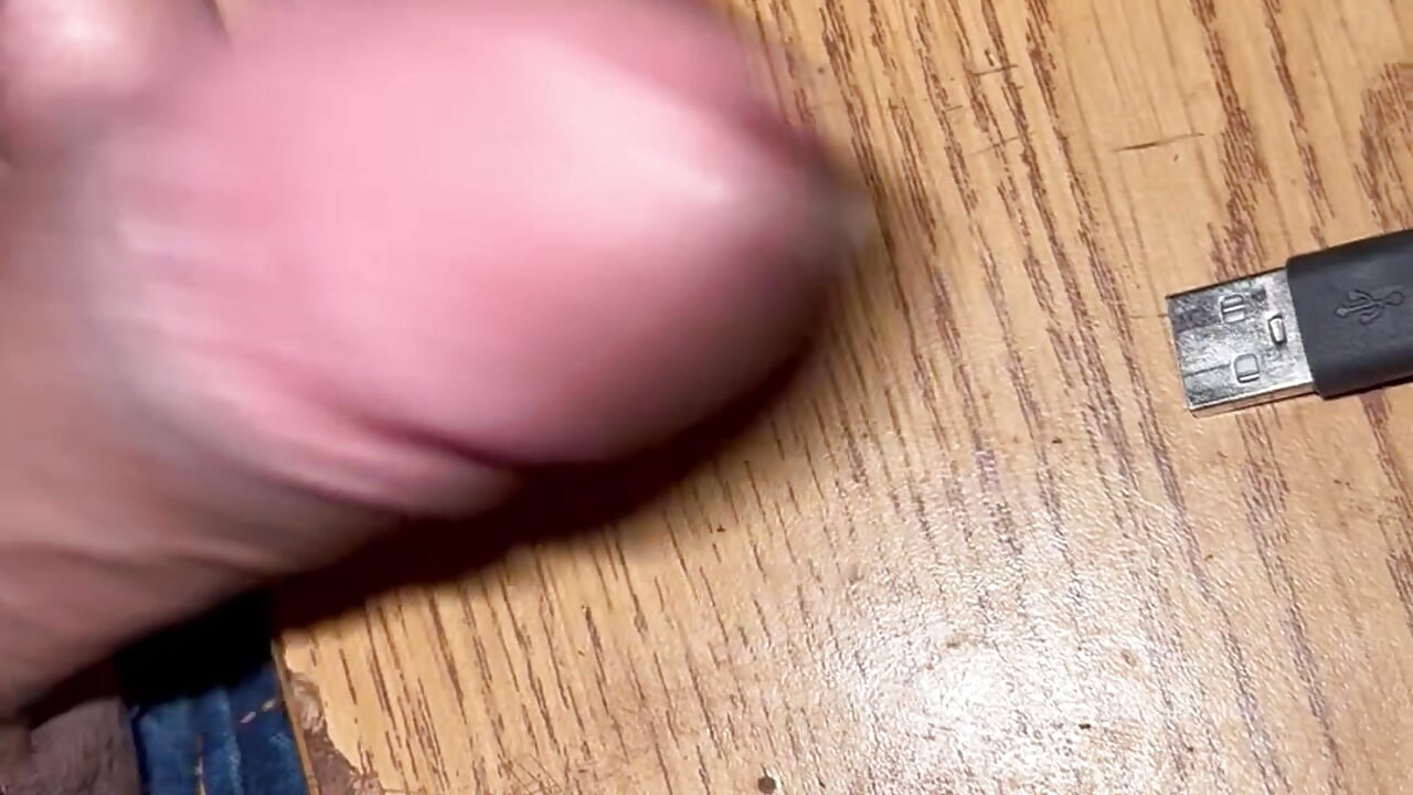 Te gustaria que mi verga este asi por tu cara adorándote con mi verga🔥😈