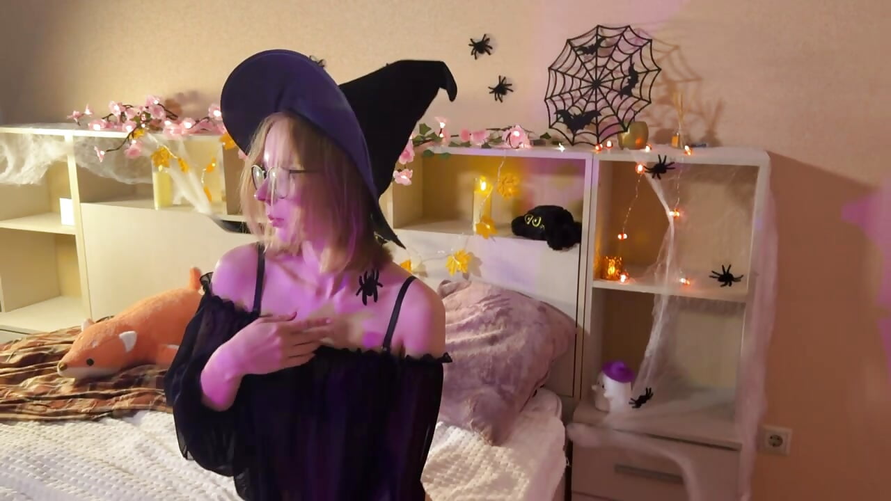 Halloween😈 - video oleh Tea_bynny kamera model