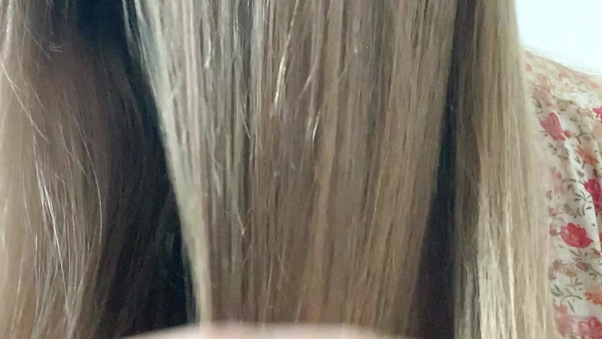Straightening my hair for my trichophilia lovers. 🫶🏻