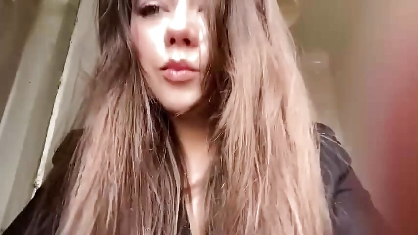Juuust me! - video di TildaKauble modella di cam