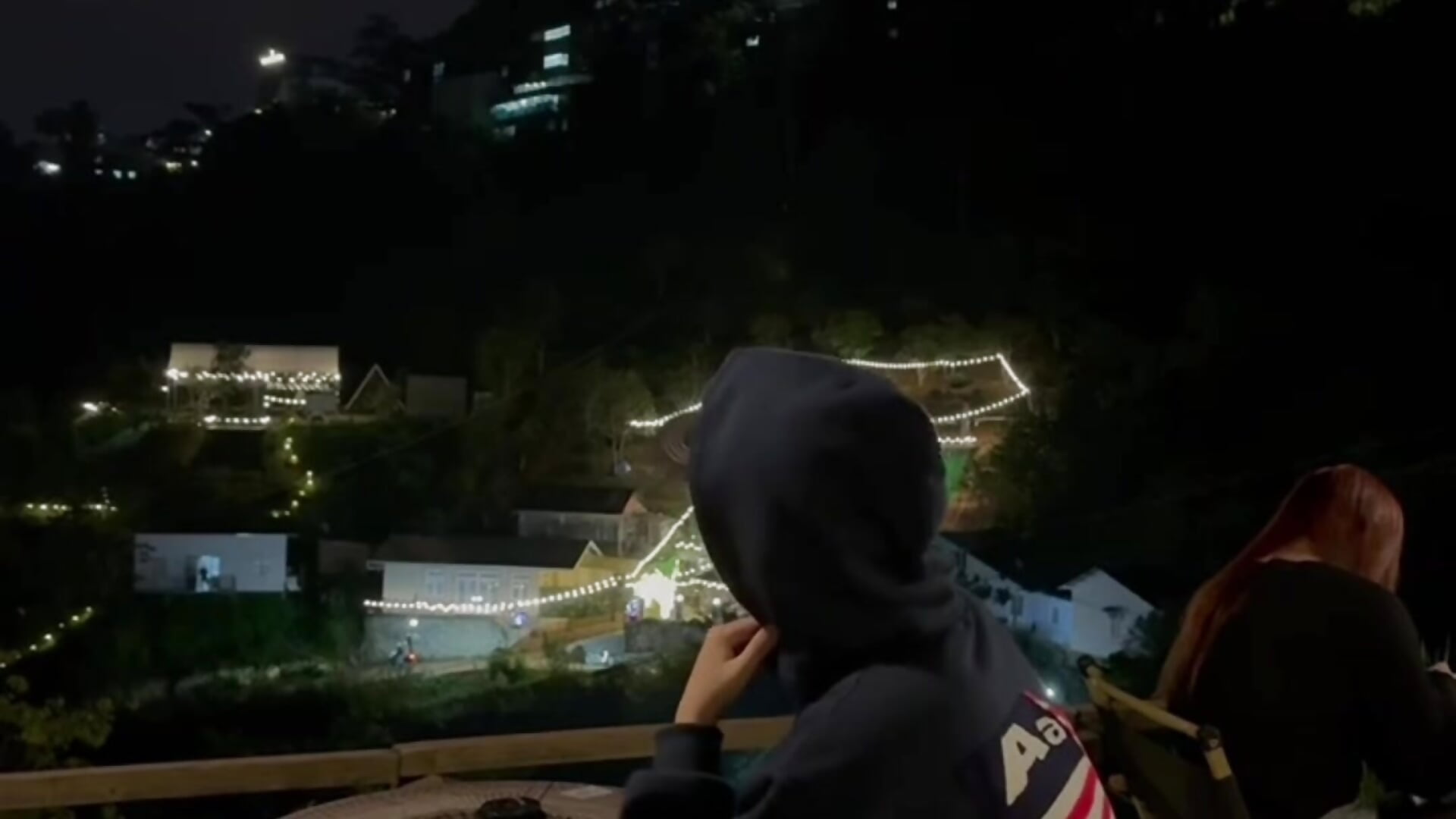 Enjoying watch nice view Alone. - Mafia_Heiress adlı kamera modelinin videosu