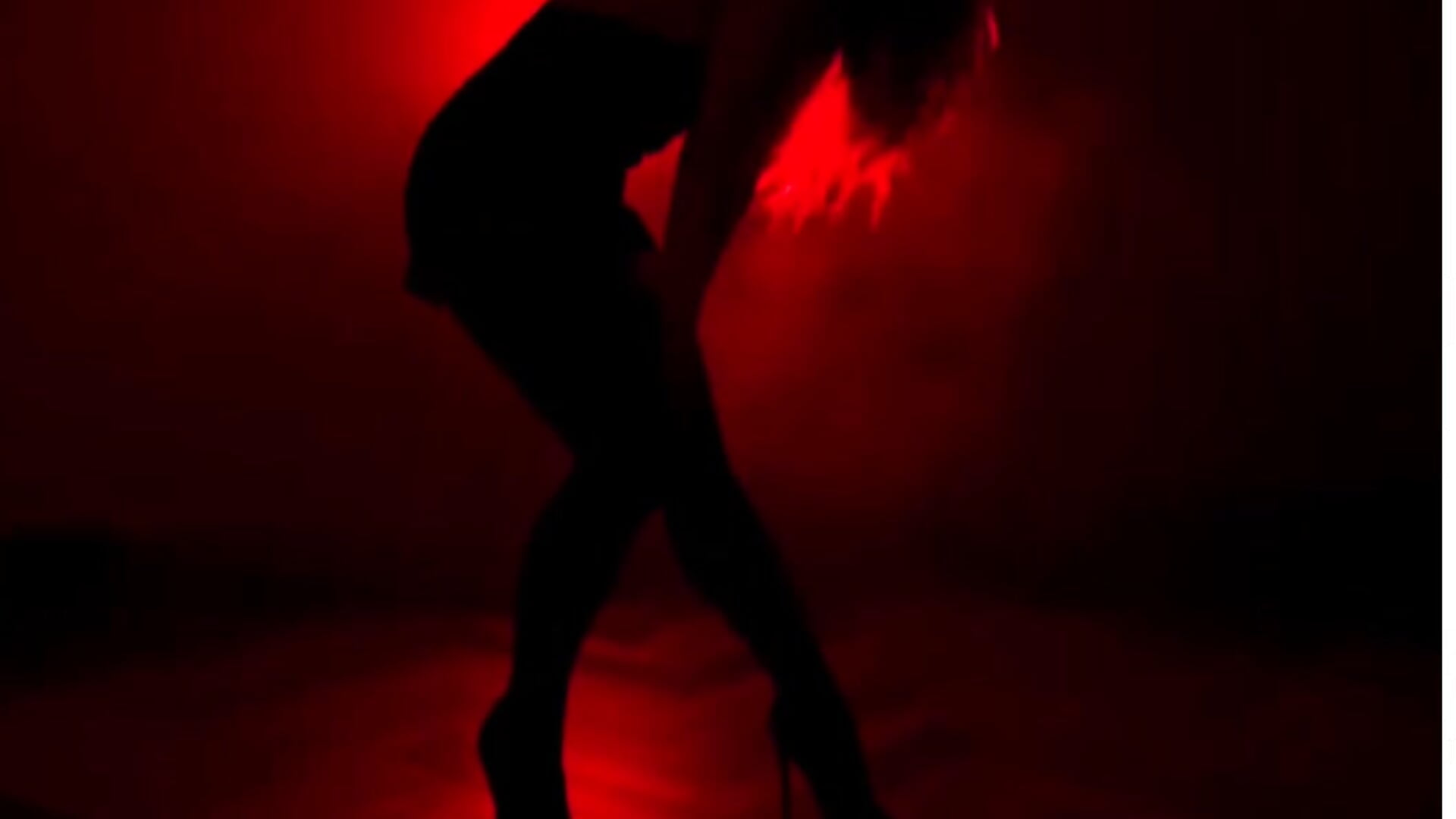 🍸❤️My fvv dance - video by Glxsyyrose cam model