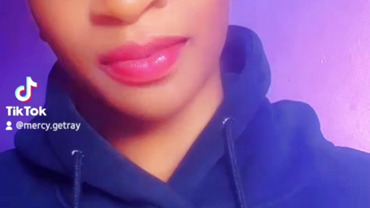49593 – video modela na kameri kadolie01