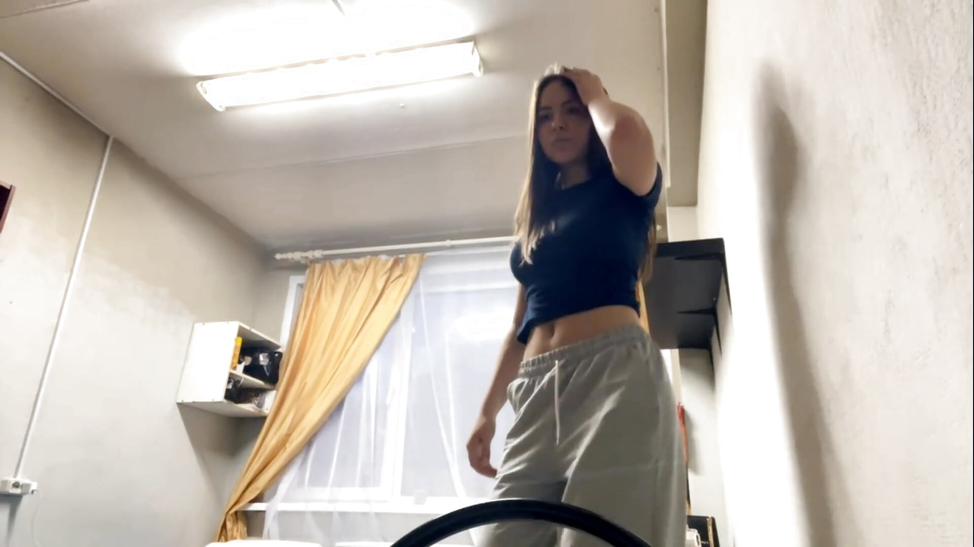 Cute dance^_^ - video di VersedApril modella di cam