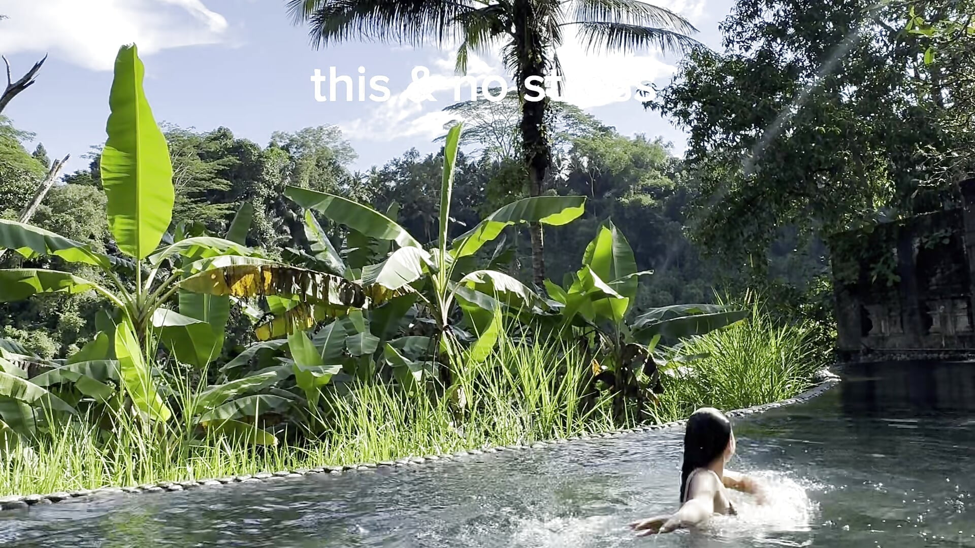 natural swimming pool 🥬 - ReynaMccarron adlı kamera modelinin videosu