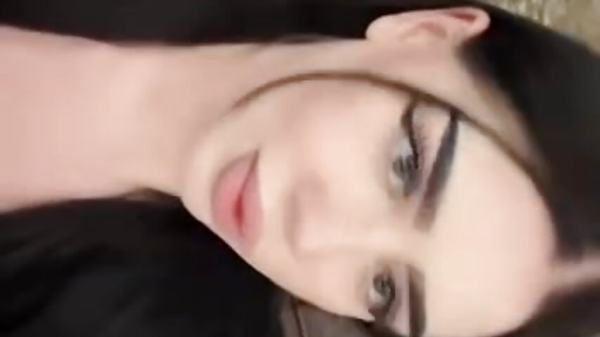 meow - video di CeliaWalk modella di cam