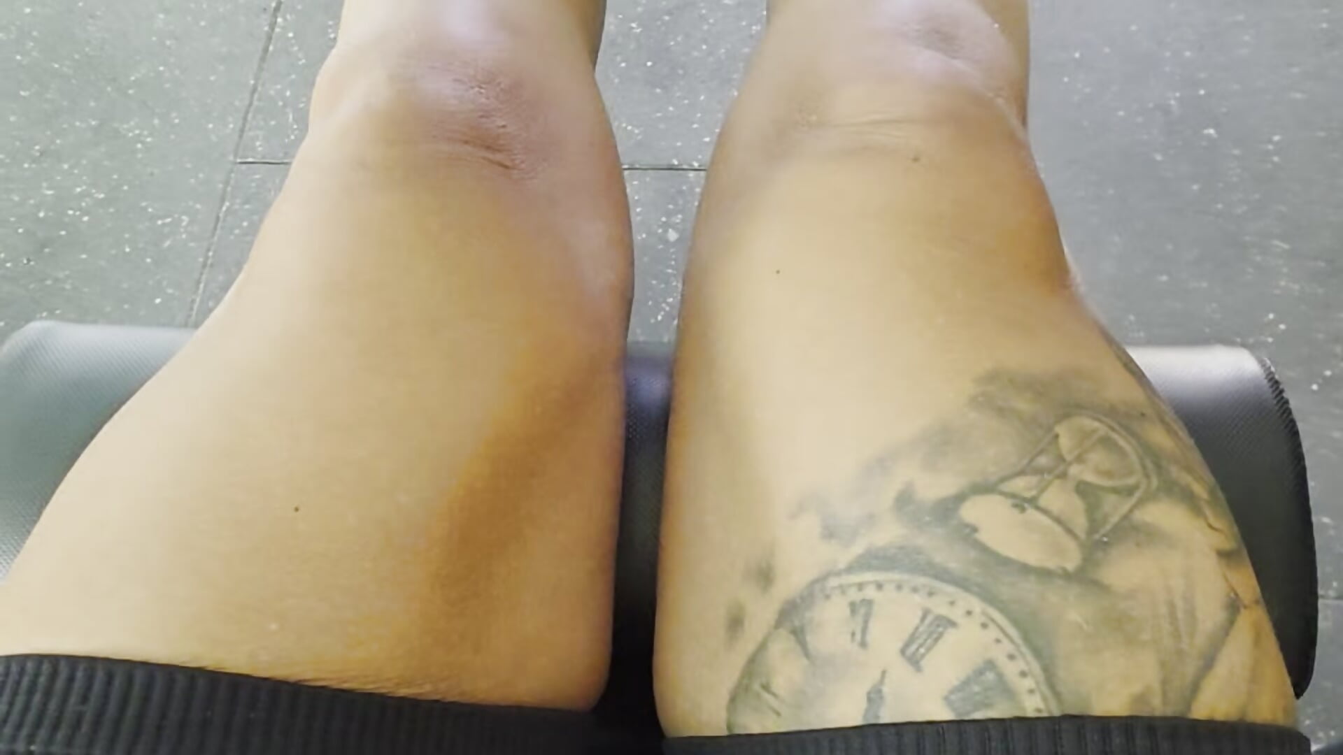 Leg weights - Video von LeonaLoveX Cam-Model