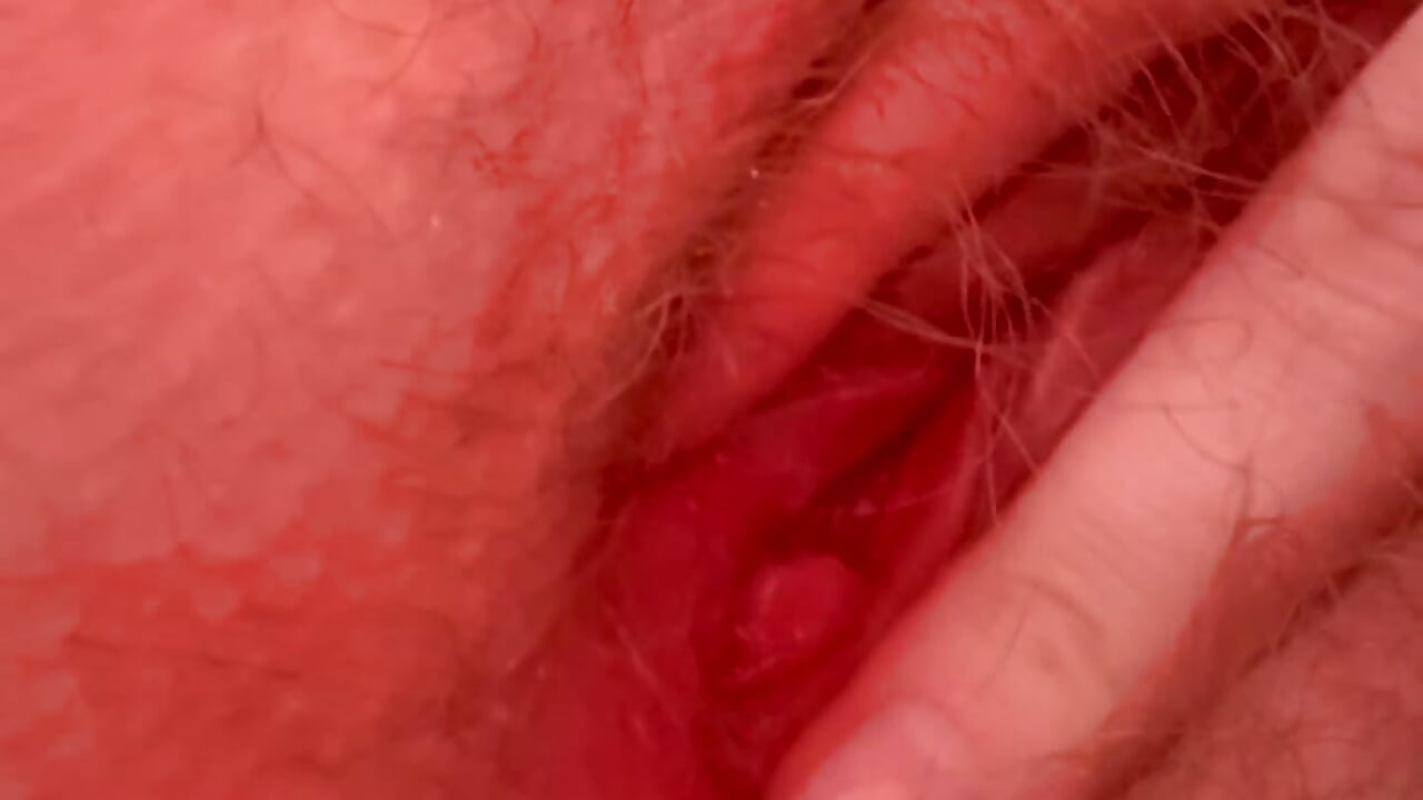 Playing with my pussy💗