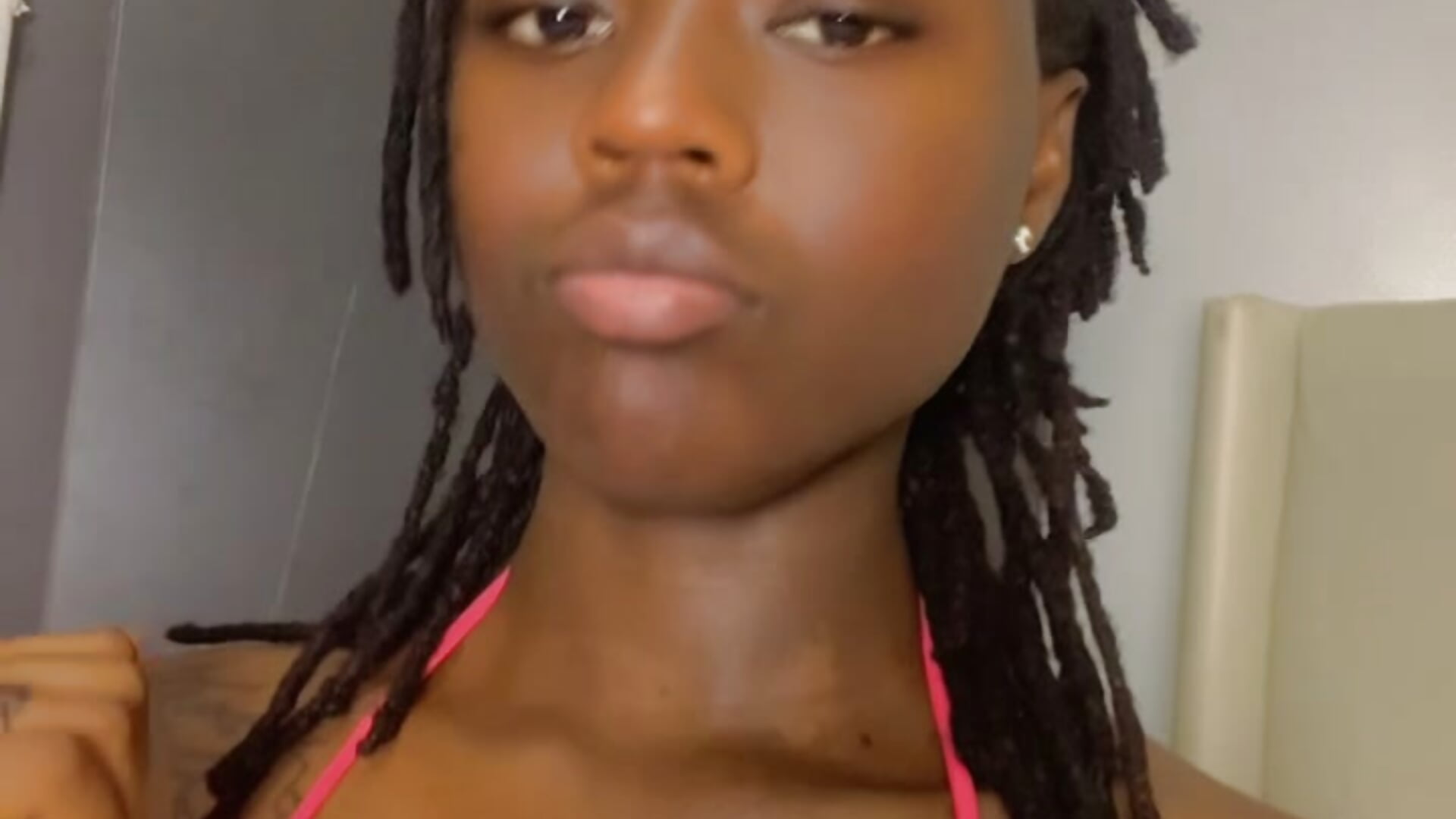 3845EAEE-DFE9-4977-80B8-8A3FE0252692 – video modela na kameri African-slutt
