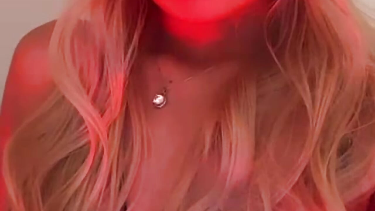 blonde hair - video by Allicecullen cam model