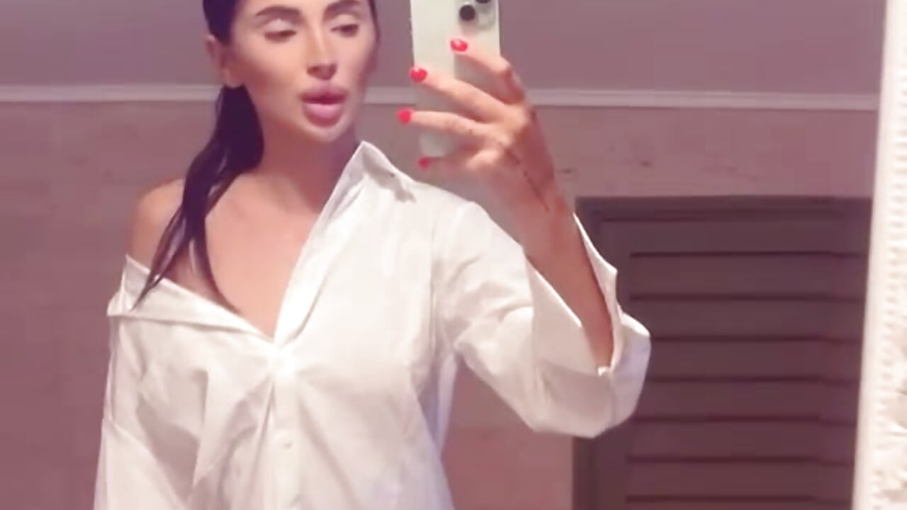 Welcome - video by JessyNicole cam model